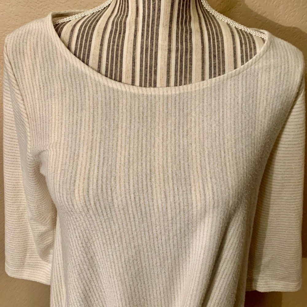 W5 Top Large Relaxed Fit White Cream Metallic Gold Pinstripes Knotted Front - Picture 2 of 16